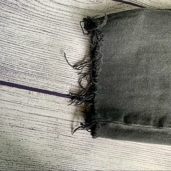 American Eagle Womens High Rise Black Jeans Denim Distressed Tapered Leg Size 0 - Picture 6 of 11